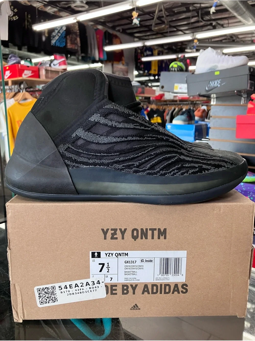 Adidas Yeezy QNTM Onyx Size 7.5
